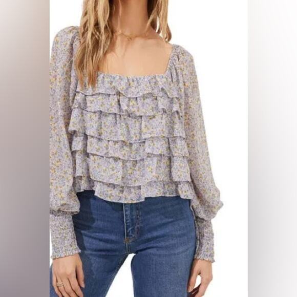 ASTR The Label Blue Ditzy Floral Ruffle Front Open Back Blouse Size Large - Picture 2 of 8
